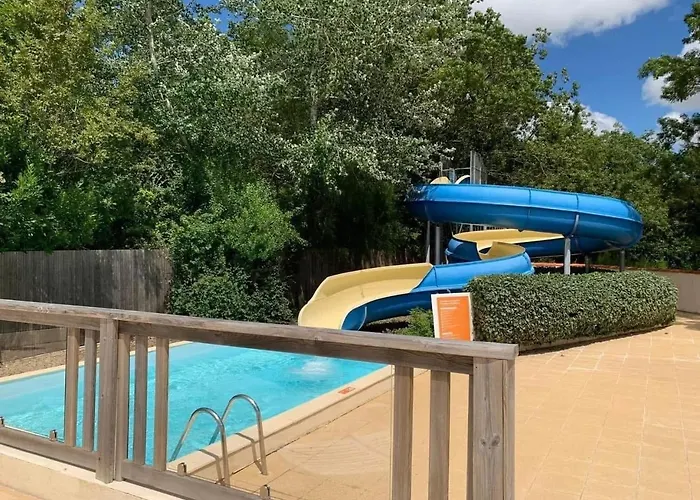 Κάμπινγκ Mobil Angles (Vendee)